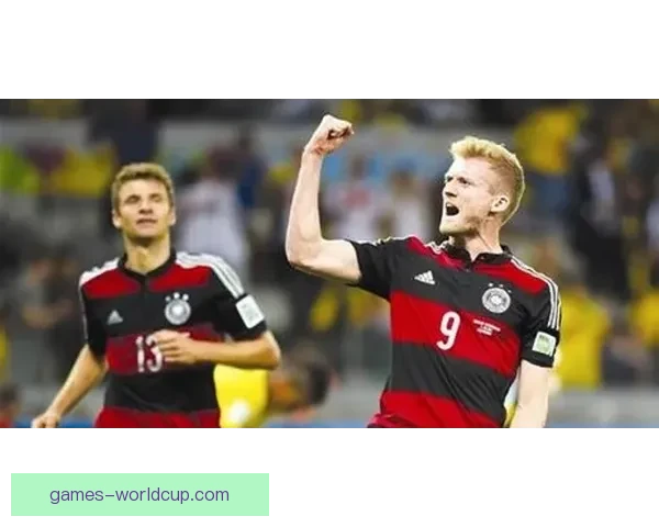 中村俊辅观战日本苏格兰赛 获蒂尔尼热情迎接 中村俊辅观战日本苏格兰赛 获蒂尔尼热情迎接